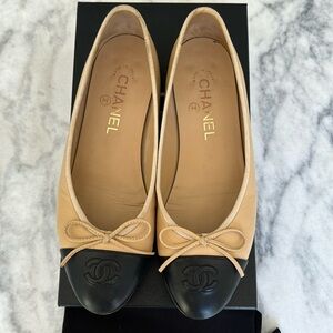 Chanel Cambon beige/black leather flats SZ 37